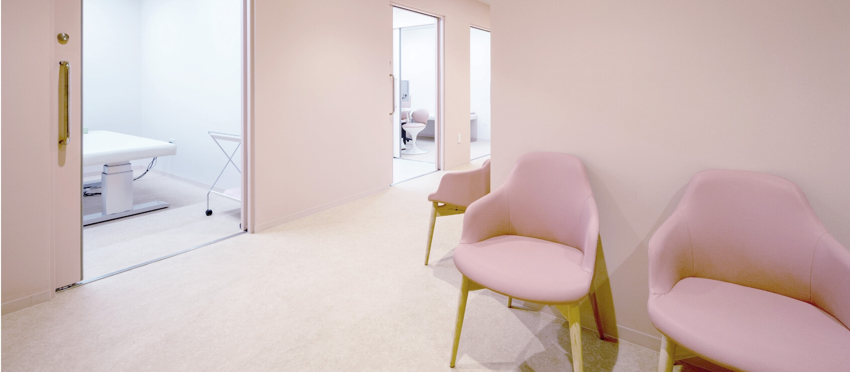 プライバシーを守る、ゆとりある受診環境