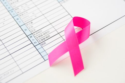 乳がん検診は何歳から受ける？受けるべき人の特徴を徹底解説